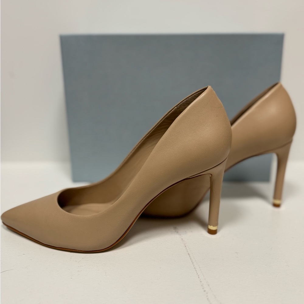 ANTONIO MELANI Tan Heels Sleek Pointed-Toe Design